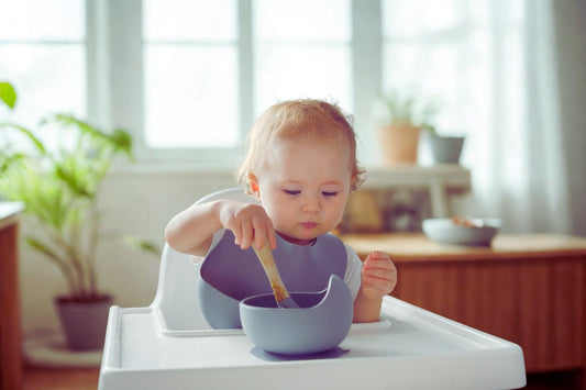 Svezzamento consapevole: differenze tra approccio tradizionale e autosvezzamento