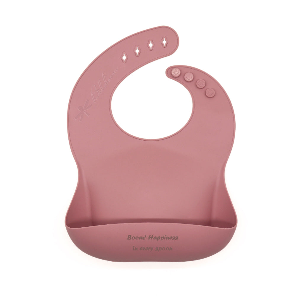 Iconico, elegante e funzionale, il nostro motto “Boom! Happiness in every spoon”, rappresenta l’essenza del nostro brand: amore per i bambini, cura dei dettagli e passione per il design Made in Italy.
Silicone alimentare 100%, privo di BPA, PVC, ftalati.
Iconic, elegant, and functional, our motto "Boom! Happiness in every spoon" embodies the essence of our brand: love for children, attention to detail, and passion for Made in Italy design.
100% Food-grade silicone, free from BPA, PVC, and phthalates.