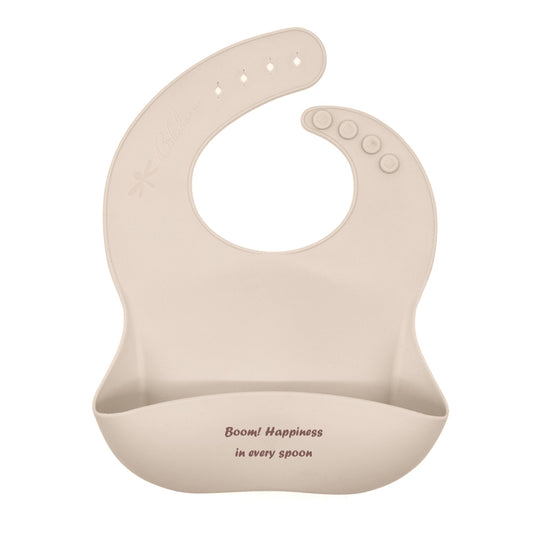 Iconico, elegante e funzionale, il nostro motto “Boom! Happiness in every spoon”, rappresenta l’essenza del nostro brand: amore per i bambini, cura dei dettagli e passione per il design Made in Italy.
Silicone alimentare 100%, privo di BPA, PVC, ftalati.
Iconic, elegant, and functional, our motto "Boom! Happiness in every spoon" embodies the essence of our brand: love for children, attention to detail, and passion for Made in Italy design.
100% Food-grade silicone, free from BPA, PVC, and phthalates.
