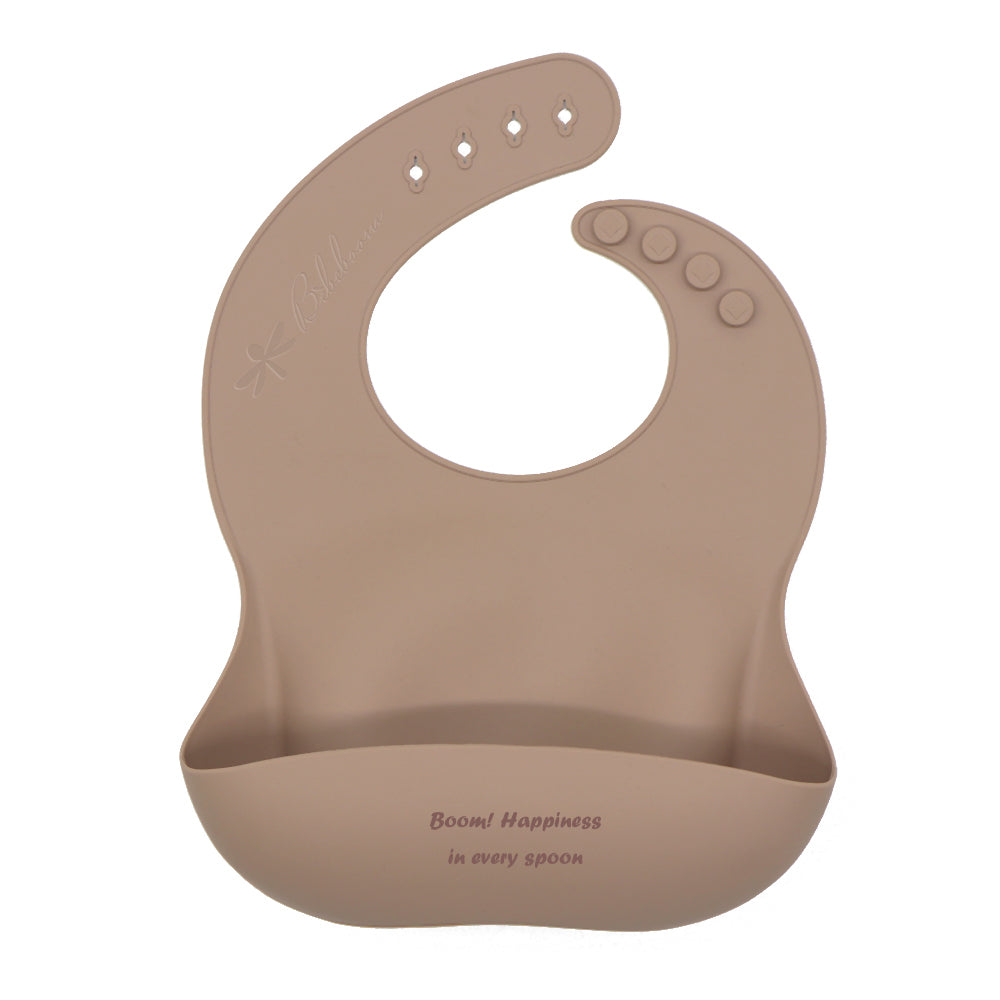 Iconico, elegante e funzionale, il nostro motto “Boom! Happiness in every spoon”, rappresenta l’essenza del nostro brand: amore per i bambini, cura dei dettagli e passione per il design Made in Italy.
Silicone alimentare 100%, privo di BPA, PVC, ftalati.
Iconic, elegant, and functional, our motto "Boom! Happiness in every spoon" embodies the essence of our brand: love for children, attention to detail, and passion for Made in Italy design.
100% Food-grade silicone, free from BPA, PVC, and phthalates.