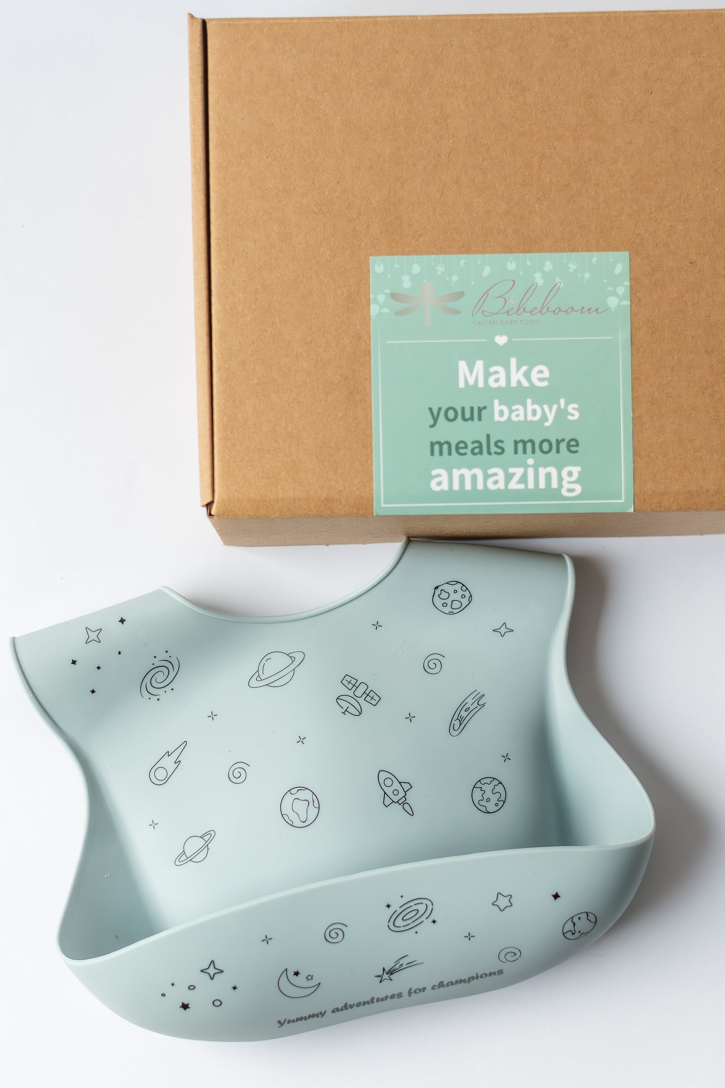 Bavaglino in silicone con chiusura regolabile “Yummy adventures for Champions”