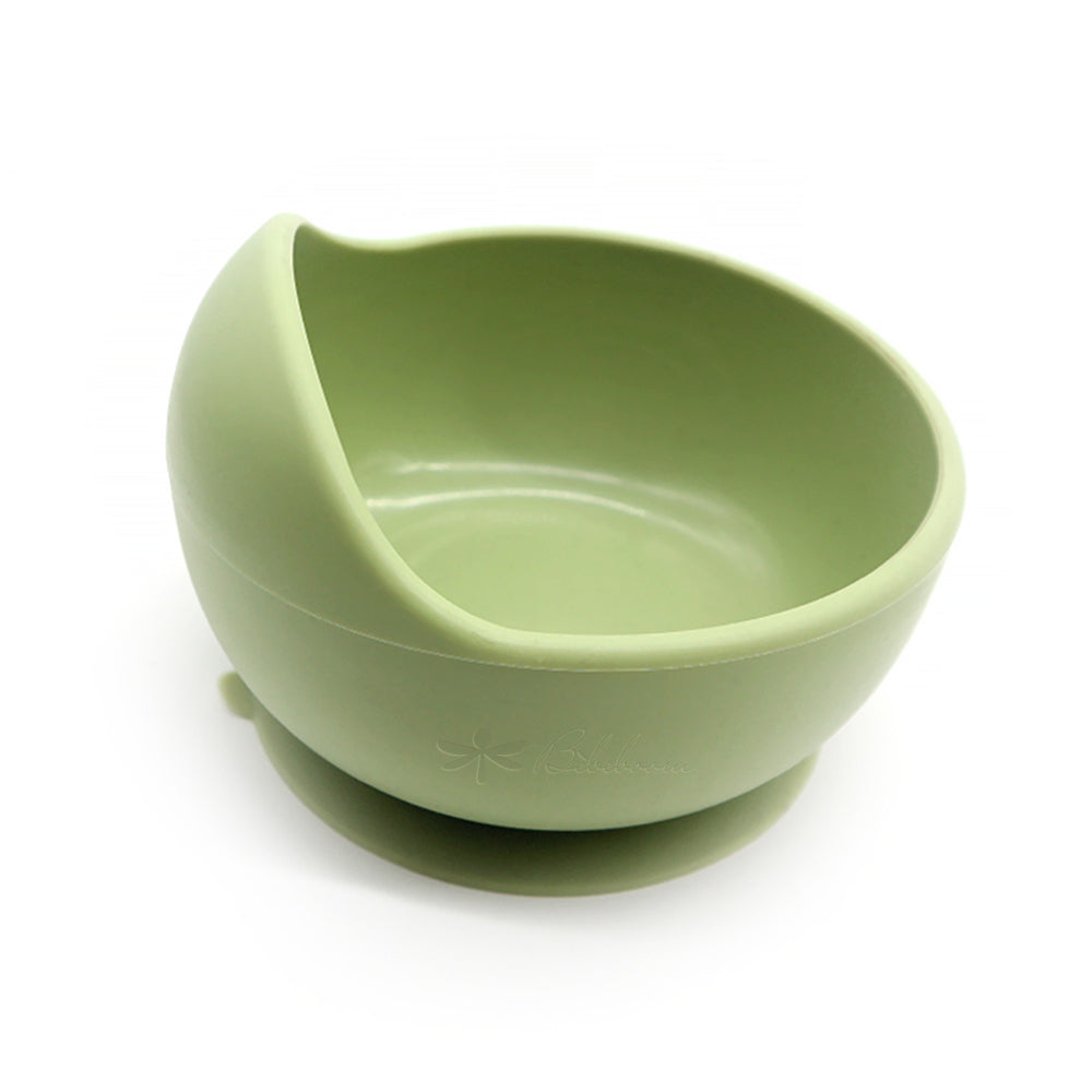 Design innovativo con pareti concave per un facile caricamento del cucchiaio e per evitare fuoriuscite di cibo dal bordo della ciotola. . Ventosa antiscivolo per una presa stabile e sicura.
100% silicone alimentare, privo di BPA, PVC, ftalati e altre sostanze tossiche.
Innovative design with concave walls for easy spoon loading and to prevent food spills from the edge of the bowl. Non-slip suction base for a stable and secure grip.
100% food-grade silicone, free from BPA, PVC, phthalates, and other toxic 