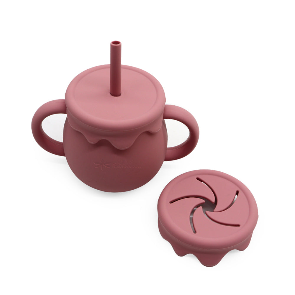 Silicone alimentare 100%: morbido, sicuro, privo di BPA, ftalati e PVC stimola la curiosità e rende il momento della merenda più divertente.
Antigoccia e resistente: perfetto per imparare a bere da soli senza disastri.
Facile da afferrare: forma studiata per le mani dei più piccoli.

100% food-grade silicone: soft, safe, free from BPA, phthalates, and PVC, stimulates curiosity and makes snack time more fun.
Leak-proof and durable: perfect for learning to drink independently without spills.
Easy to  grip