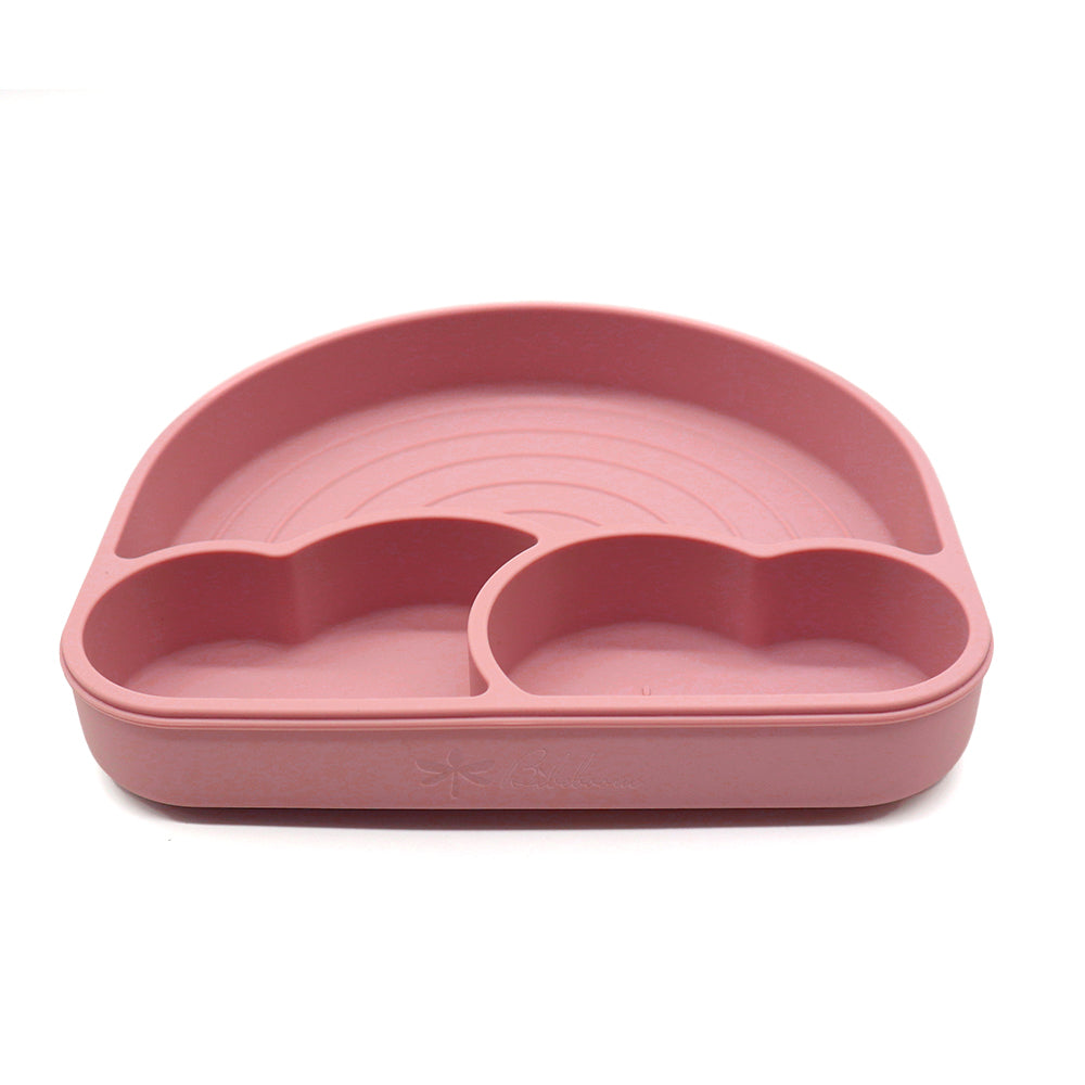 Scopri il piatto in silicone con ventosa per bambini: 3 scomparti, design sensoriale, sicuro, senza BPA, ideale per svezzamento e autosvezzamento.Silicone suction baby plate with 3 compartments – ergonomic and BPA-free
