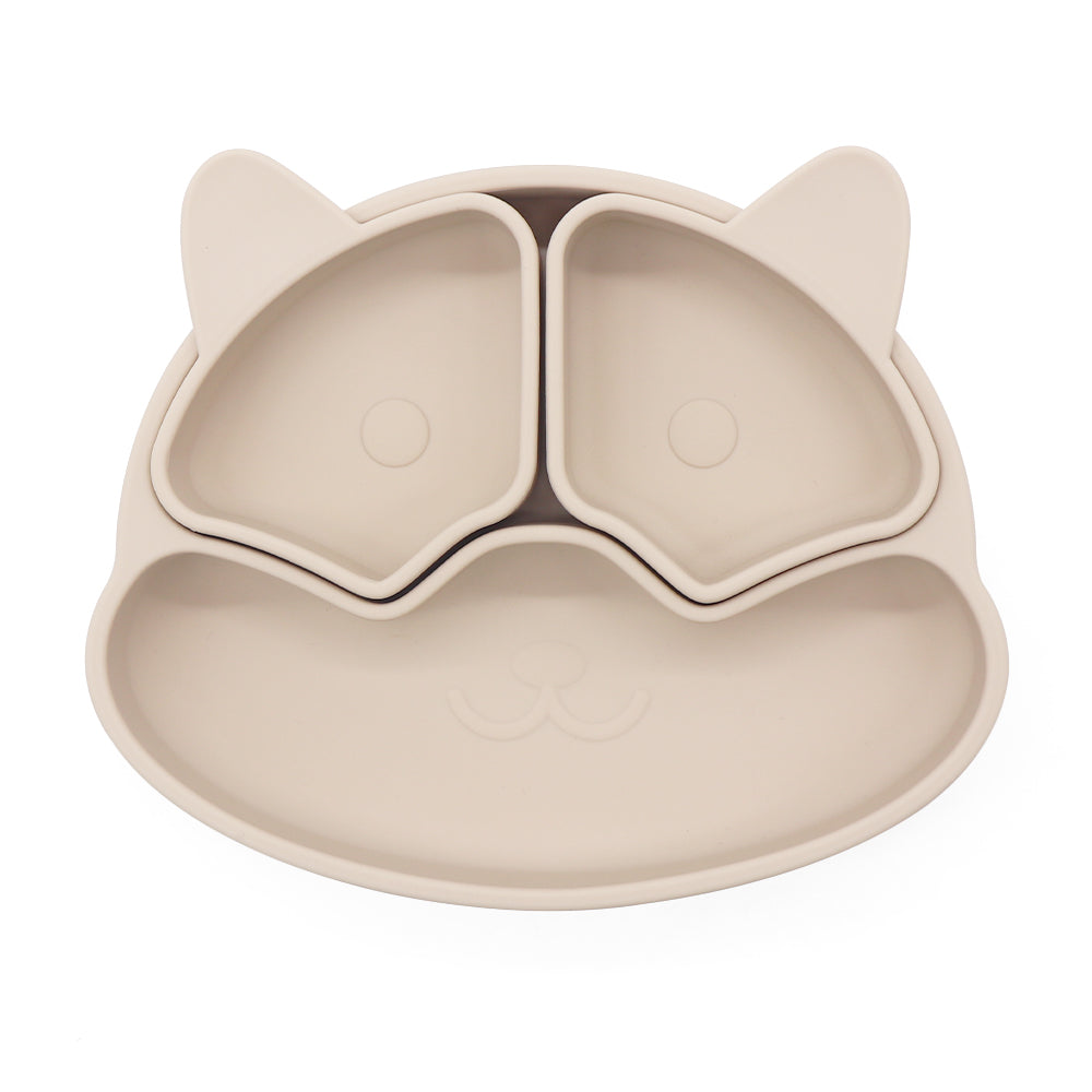 Forma di cucciolo, struttura intelligente supporta lo sviluppo delle abilità motorie. Perfetto per i momenti di svezzamento  ., unisce funzionalità, gioco e sicurezza in un unico accessorio. Per genitori attenti alla praticità e al design.
Puppy-shaped design, with an intelligent structure that supports the development of motor skills. Perfect for  baby weaning a, combining functionality, fun, and safety in one accessory. Ideal for parents who value practicality and design.