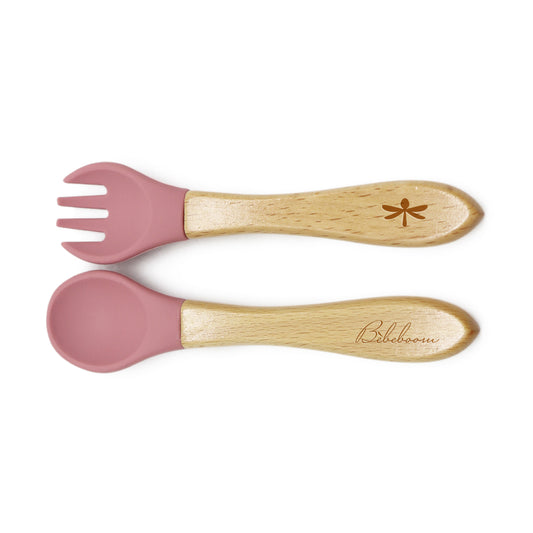 Perfect for your baby’s first meals, our cutlery combines the natural feel of bamboo with the softness of food-grade silicone, making every bite safe, comfortable, and fun.

The bamboo handle is lightweight and easy to hold, even for the tiniest hands, while the silicone tip is gentle on gums – perfect for supporting weaning with a touch of sweetness.

Easy to clean and built to last.