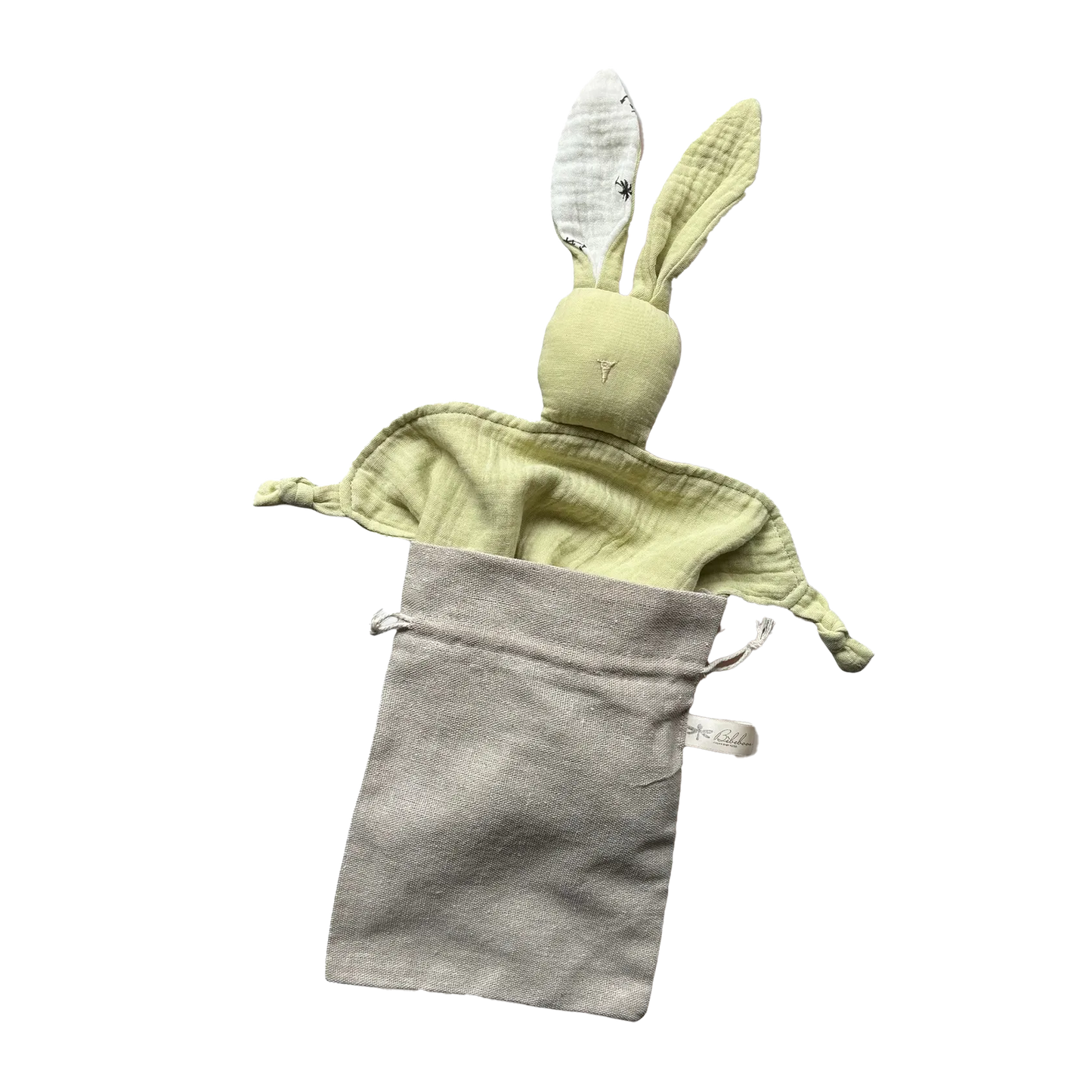 Doudou in mussola di cotone 100%,   oliva chiaro ,delicato sulla pelle e perfetto fin dai primi giorni di vita.
Ideale per accompagnare il sonno.
Prodotto sicuro, conforme agli standard per neonati. Certificato CE.
100% cotton muslin comforter,  light olive green,gentle on the skin , perfect from the very first days of life.
Ideal for accompanying sleep 
Safe product, compliant with infant standards. CE Certified.